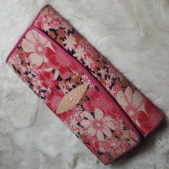 Fin-ding wallet - Picture 1 of 7